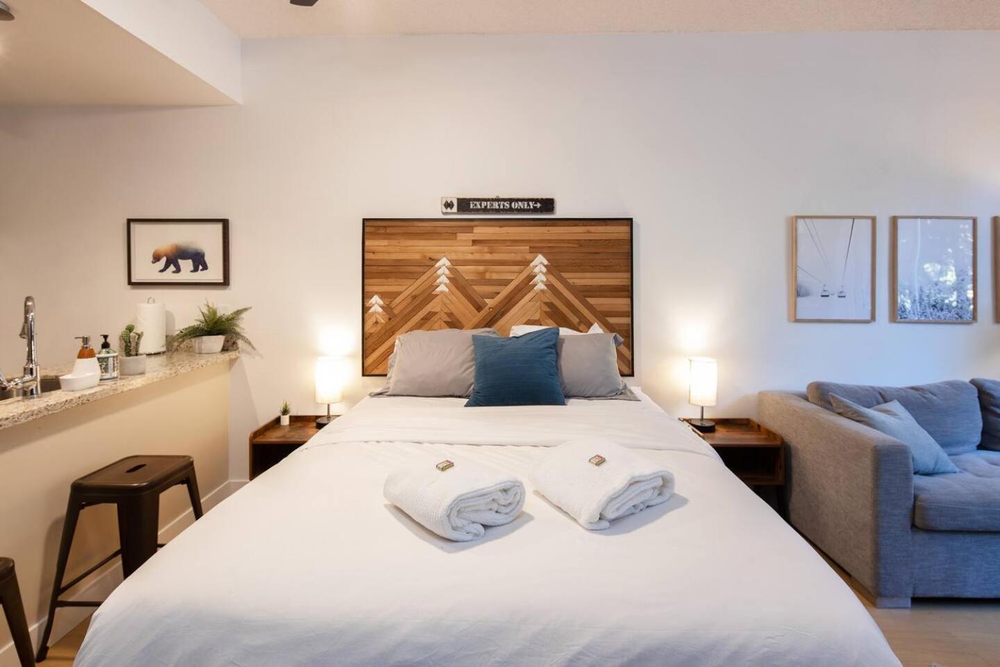 Newly Renovated Ski In Out W Pool 2 Hot Tubs 휘슬러 외부 사진