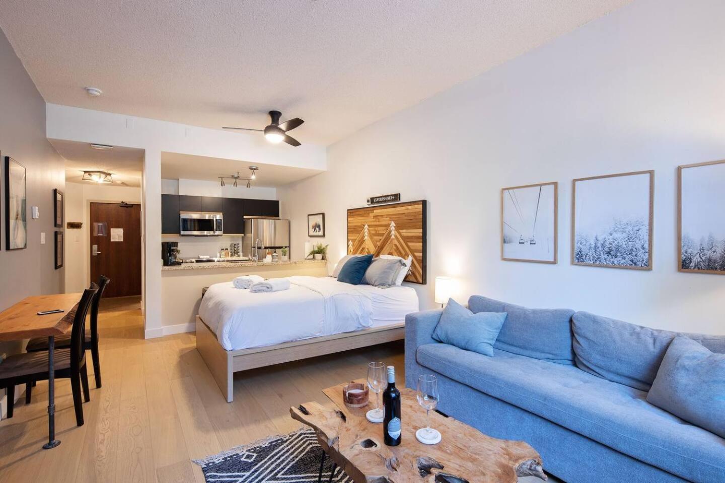 Newly Renovated Ski In Out W Pool 2 Hot Tubs 휘슬러 외부 사진